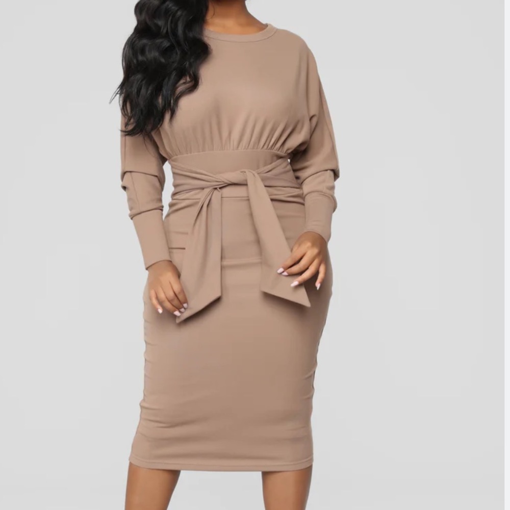 🆕 FN Long Sleeve Midi Dress